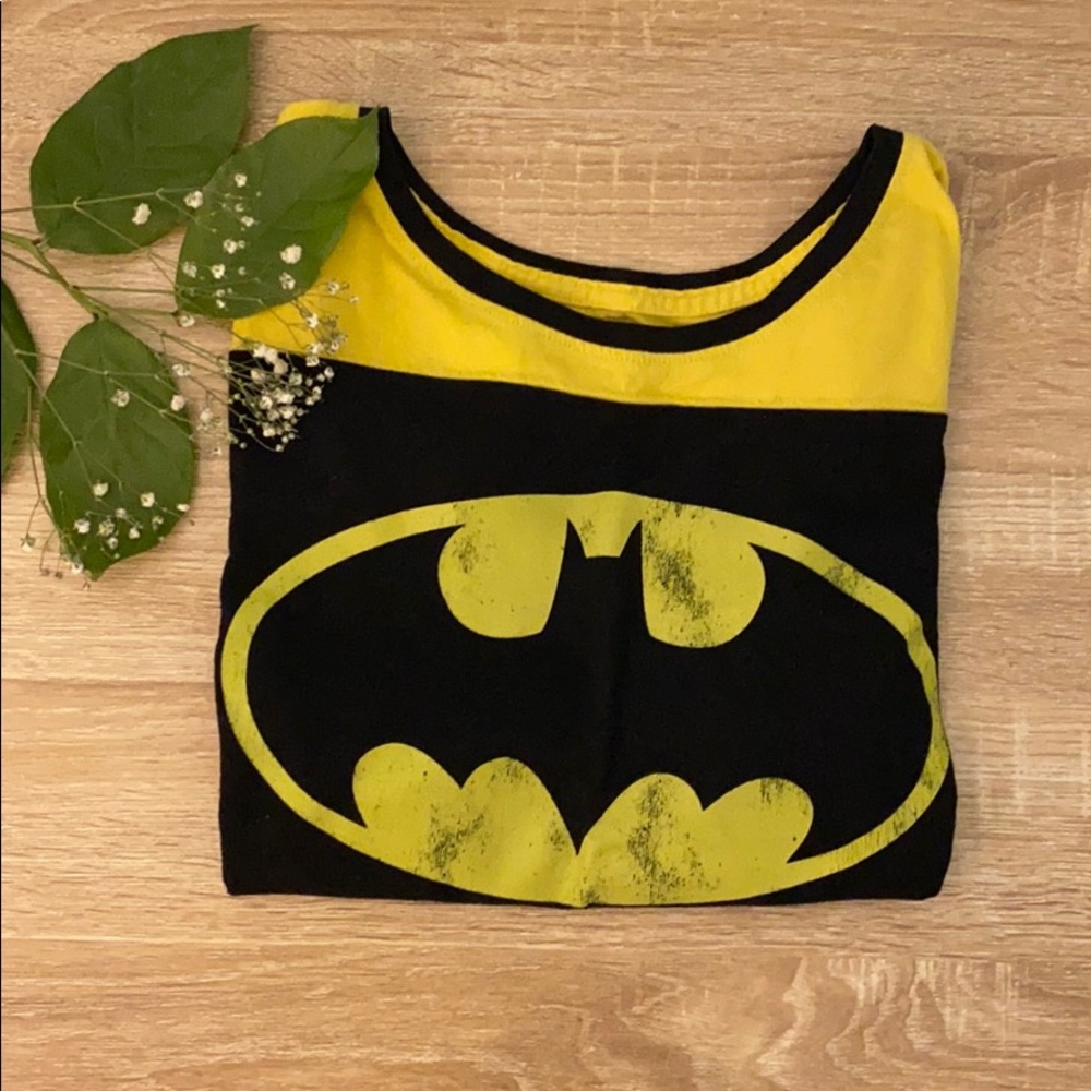 Cute Black Tee w Batman Logo